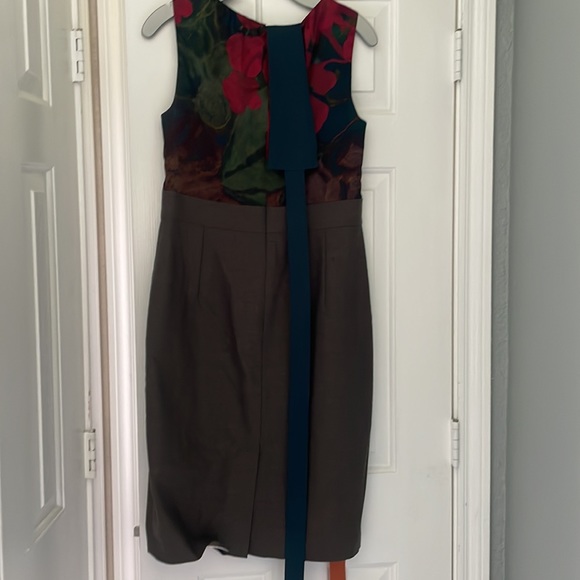 Elie Tahari silk and wool sheath dress with belt from 2010-2013 sz 8 - Picture 5 of 5